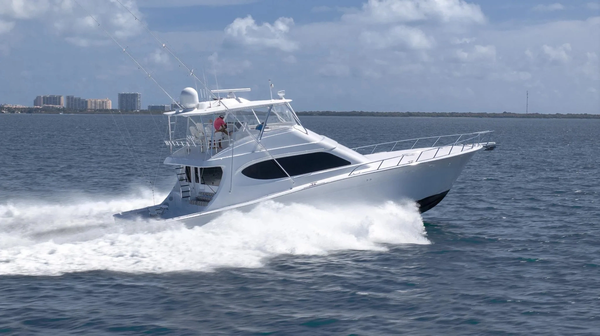 2024 Hatteras GT70
