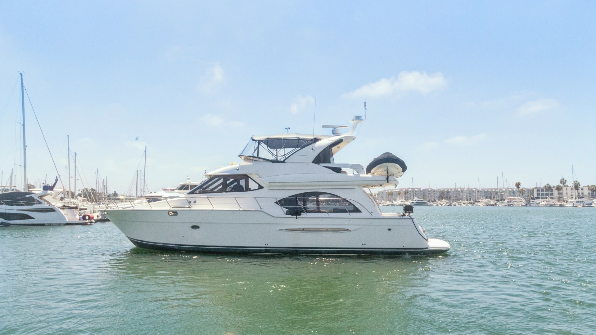 Portside View of Meridian 540 Pilothouse