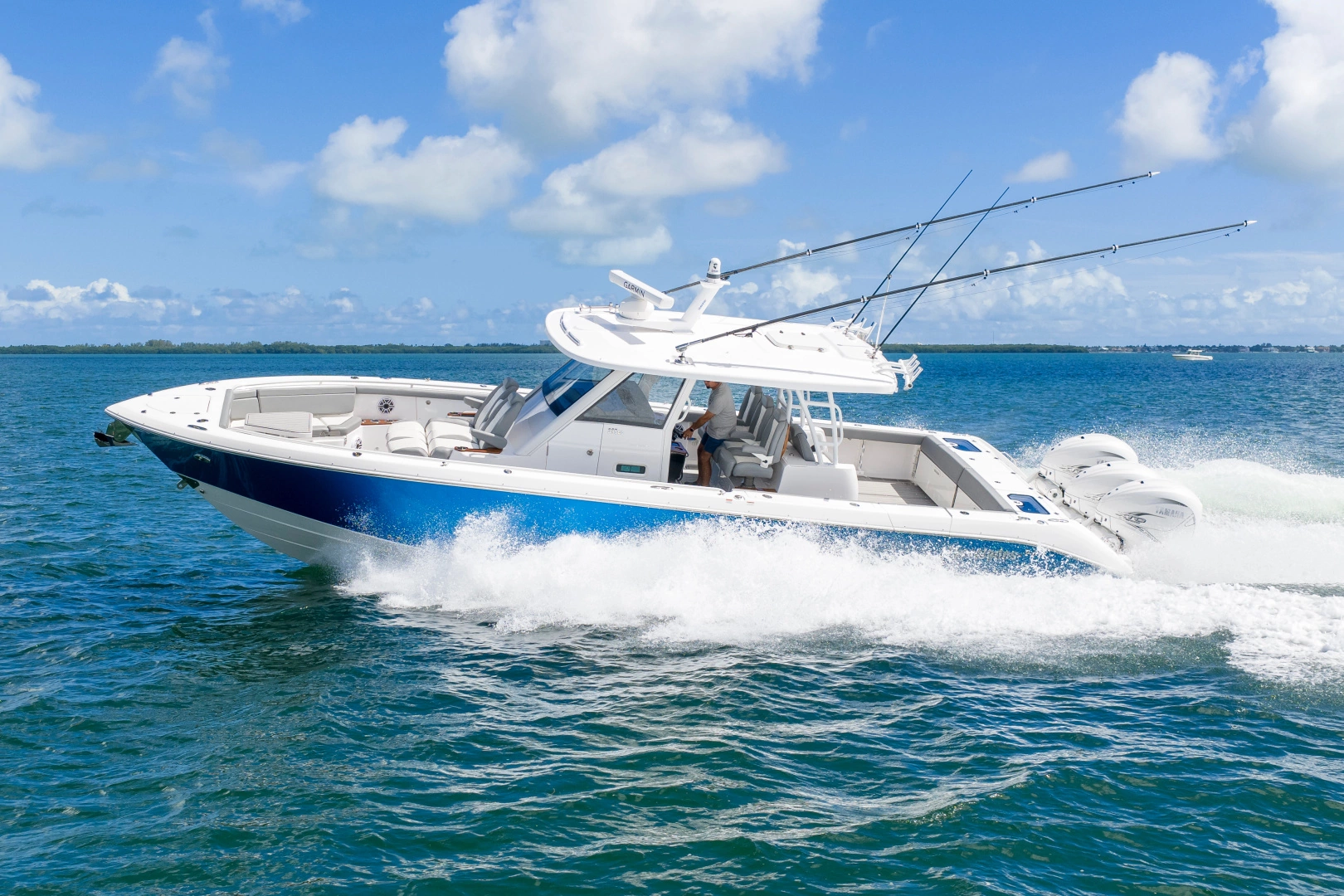 2023 Everglades 395 CC