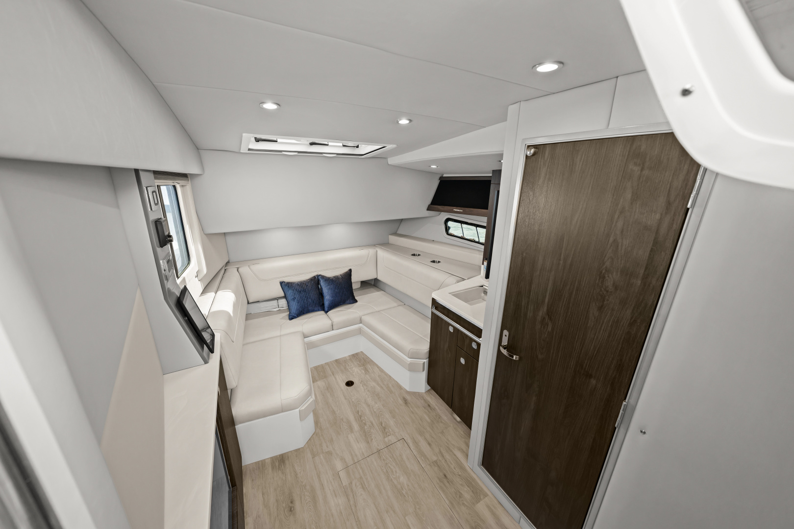 LADY CHAMPAGNE 2 40ft Formula Yacht For Sale