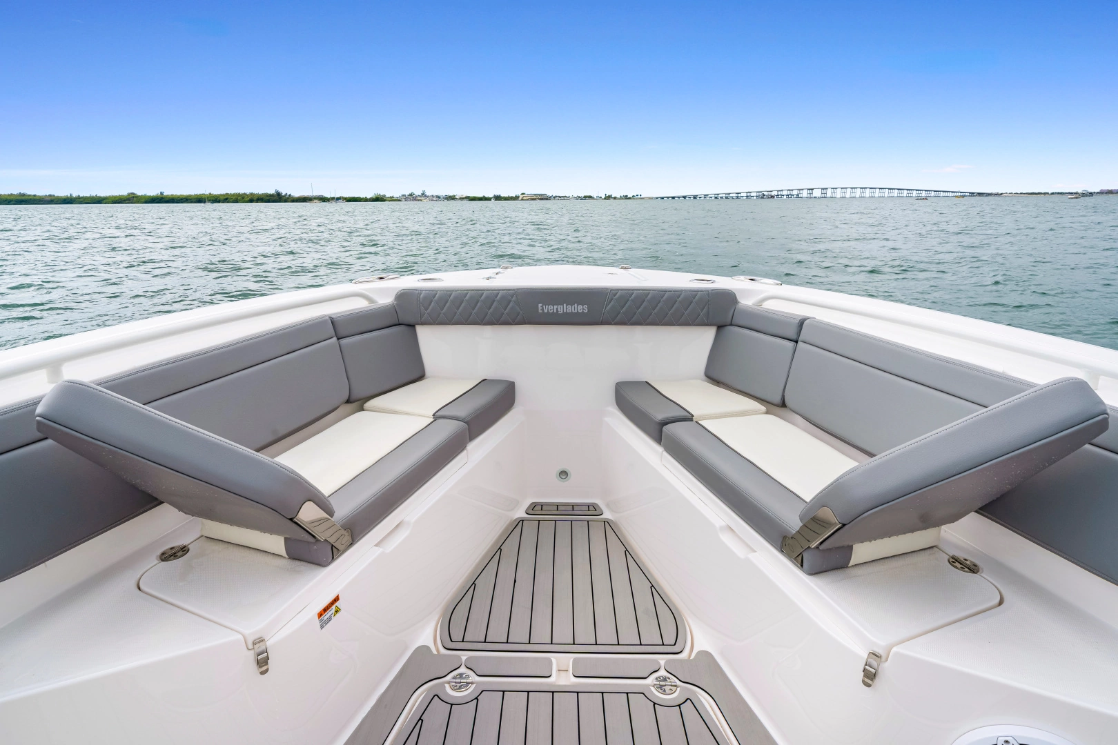 Everglades 395 CC Yacht For Sale