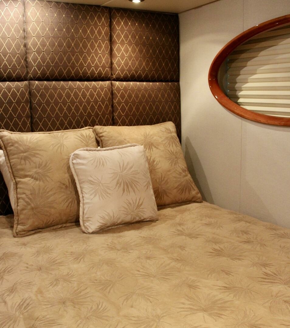 Kathleen 74ft Lazzara Yachts Yacht For Sale