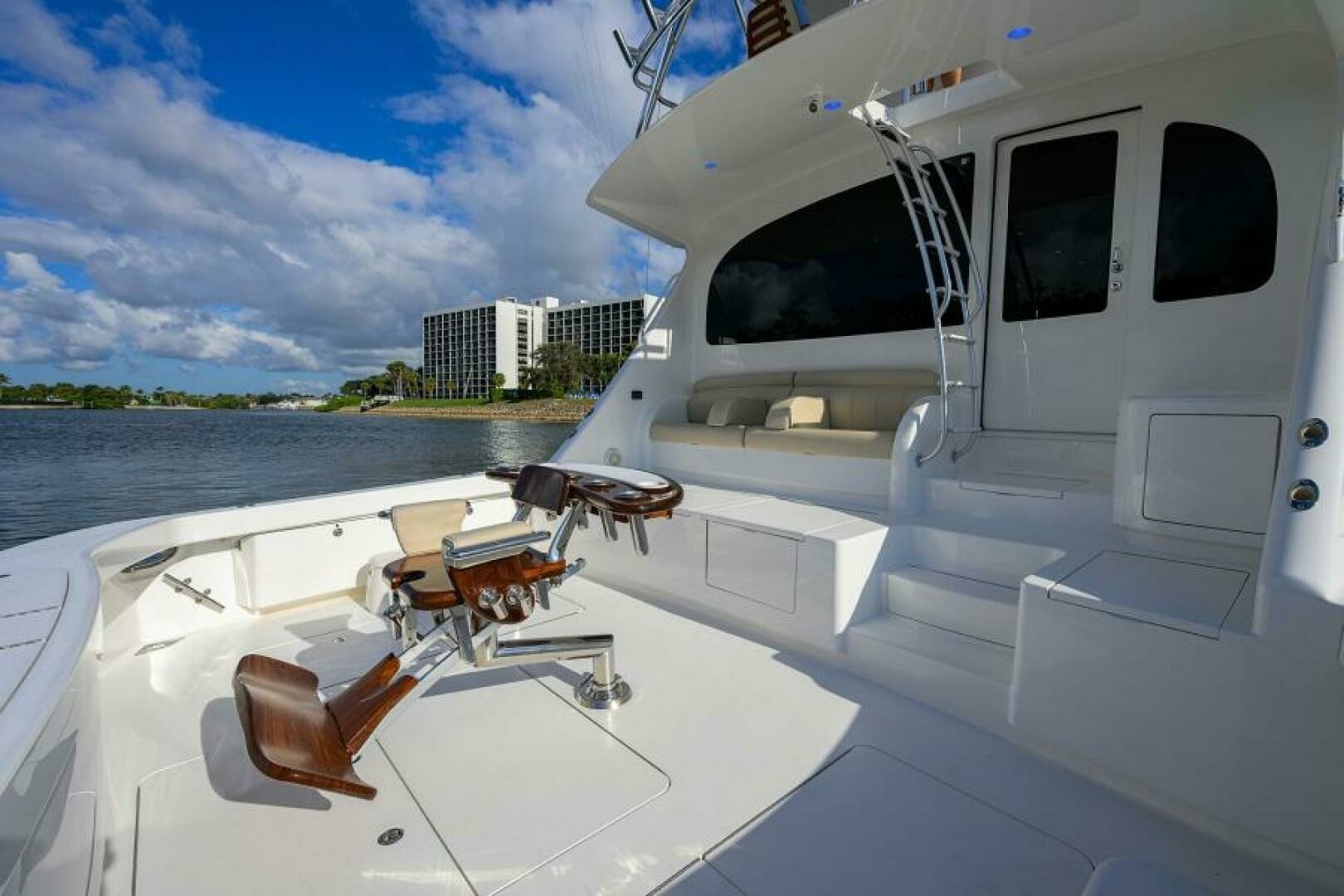 LAMPLIGHTER 80ft Viking Yacht For Sale