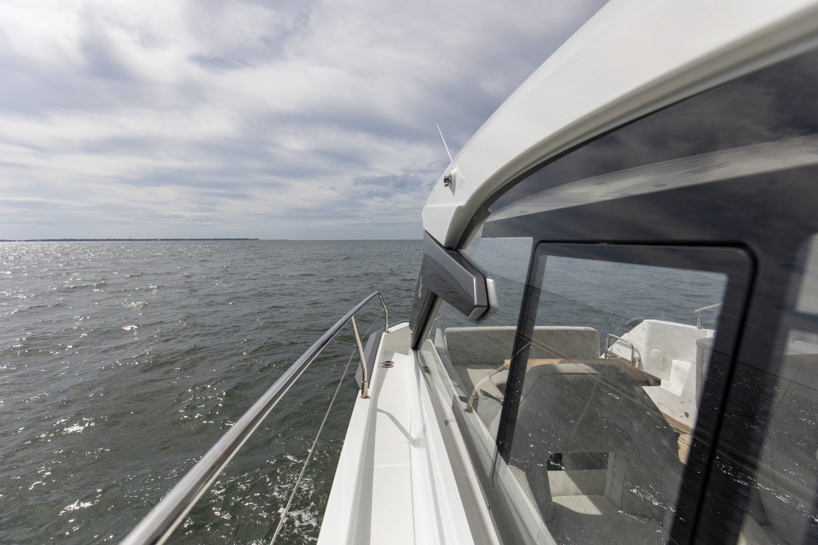 2022 Beneteau 41 Grand Turismo War Downs Eagle Topside (5)