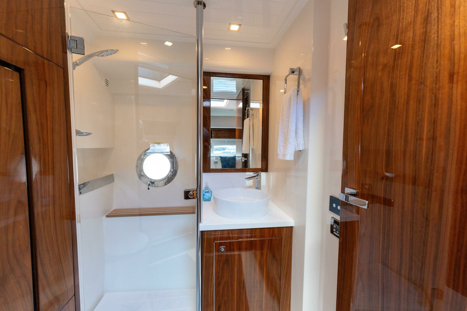 VENTURES64 48ft Riviera Yacht For Sale