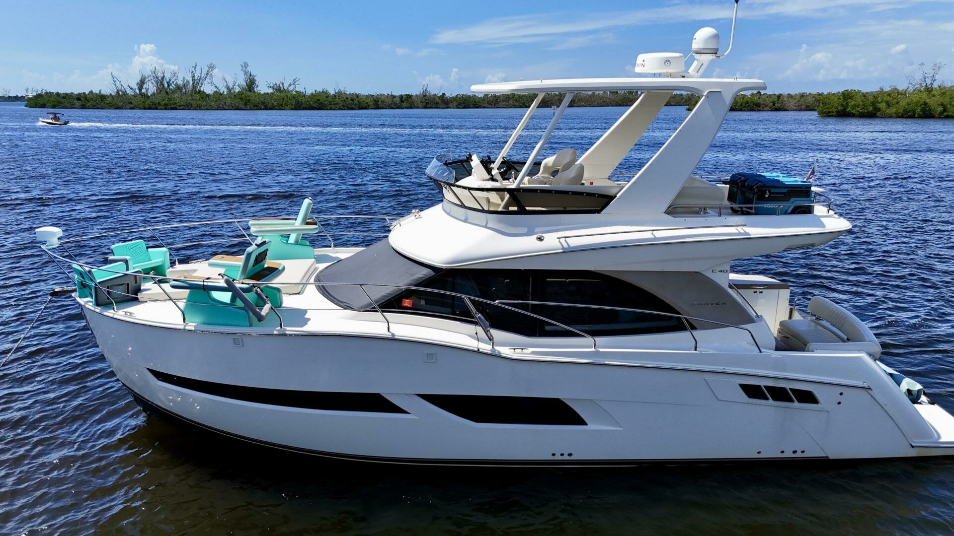 SEAS THE DAY 40ft Carver Yacht For Sale