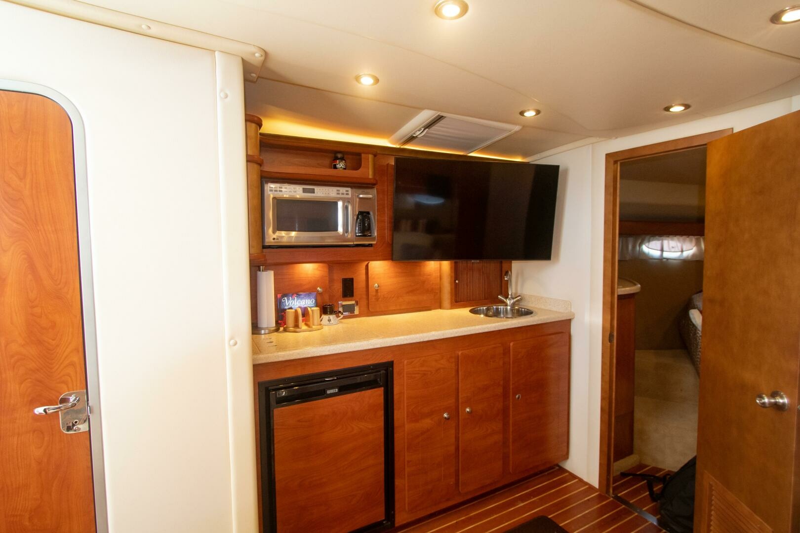 No Name 40ft Rinker Yacht For Sale