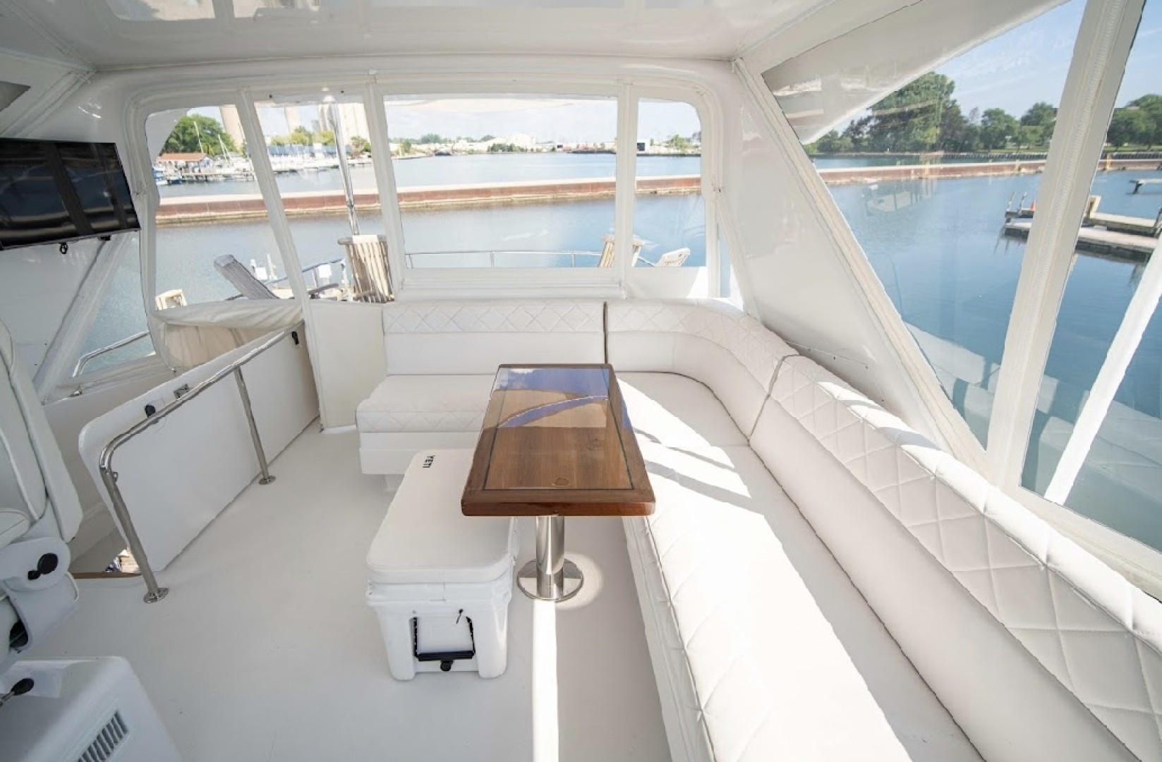 OVATION 60ft Hatteras Yacht For Sale