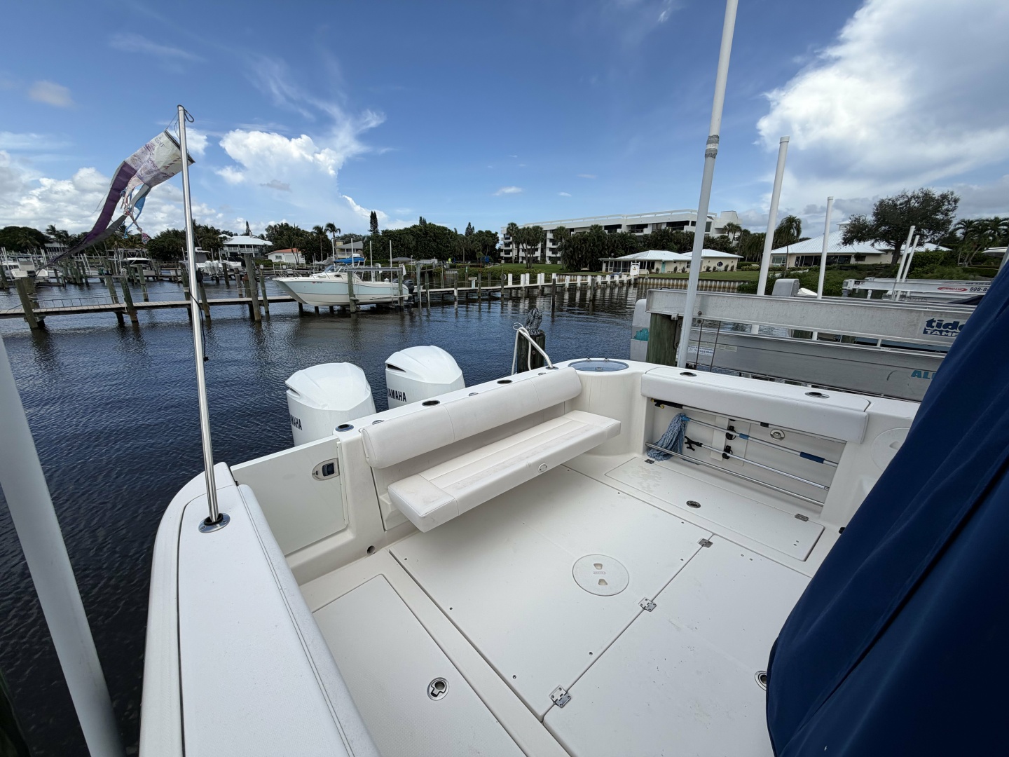 SEAQUEL 29ft Robalo Yacht For Sale