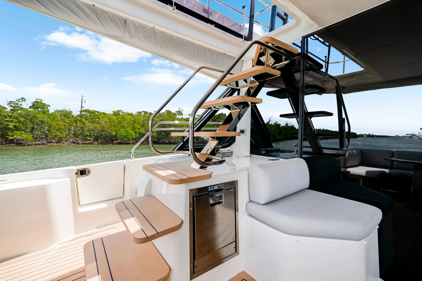 Prestige M48 Yacht For Sale