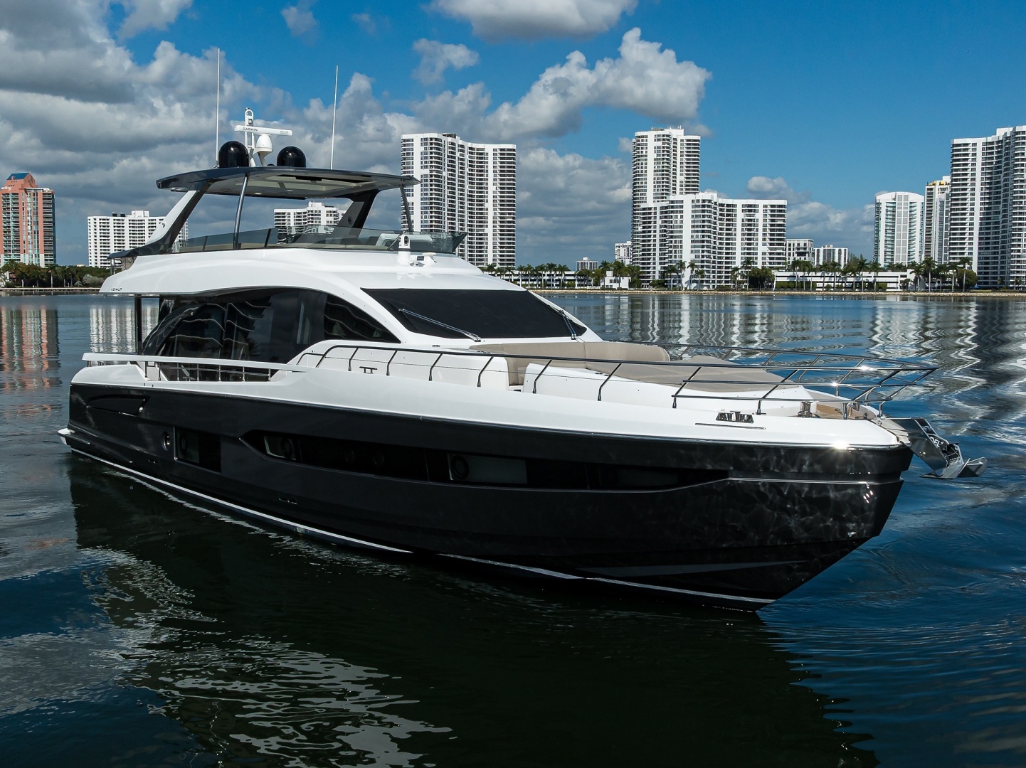 DT78 78ft Azimut Yacht For Sale