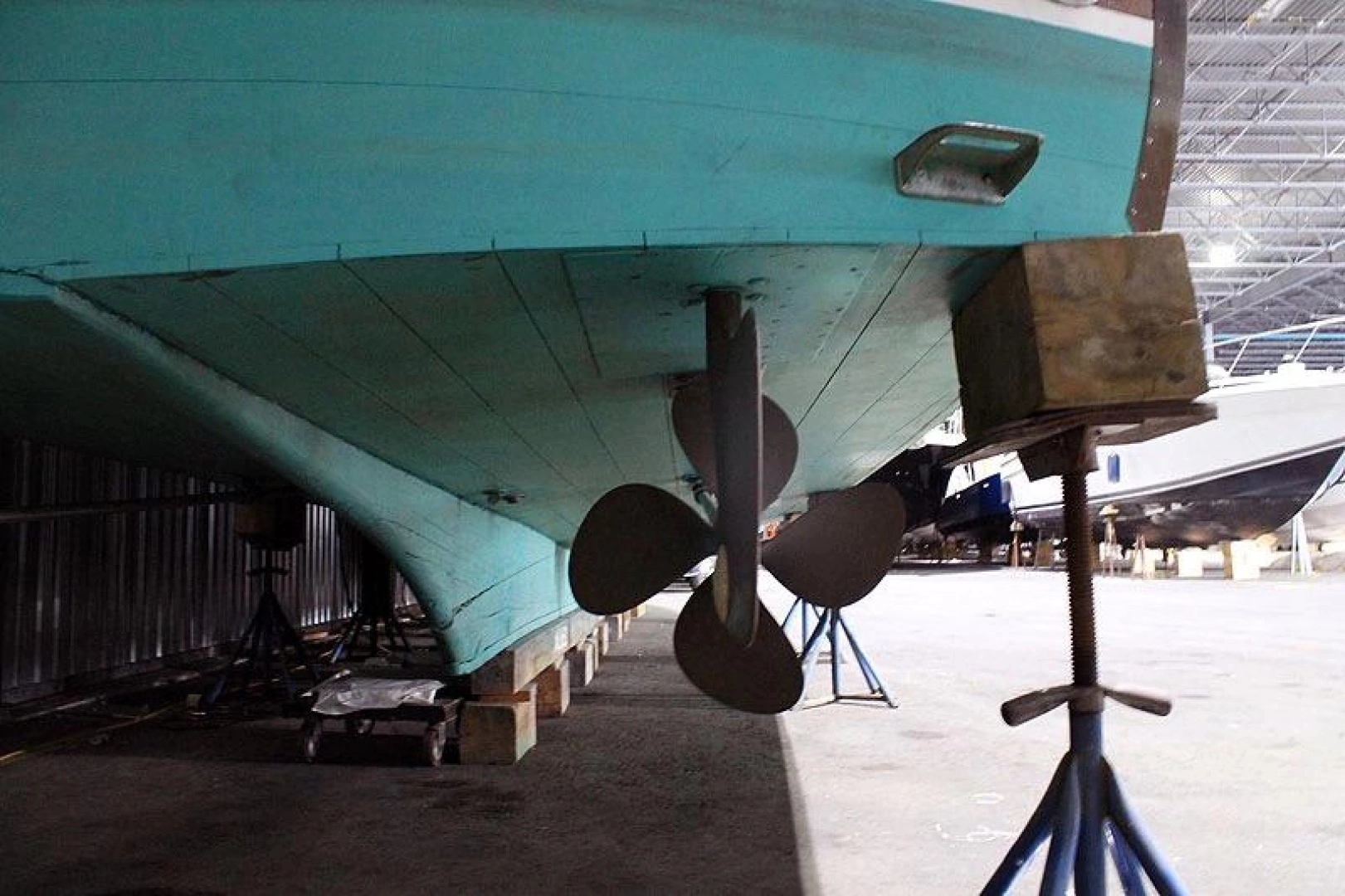 Chris-Craft Commuter Yacht For Sale