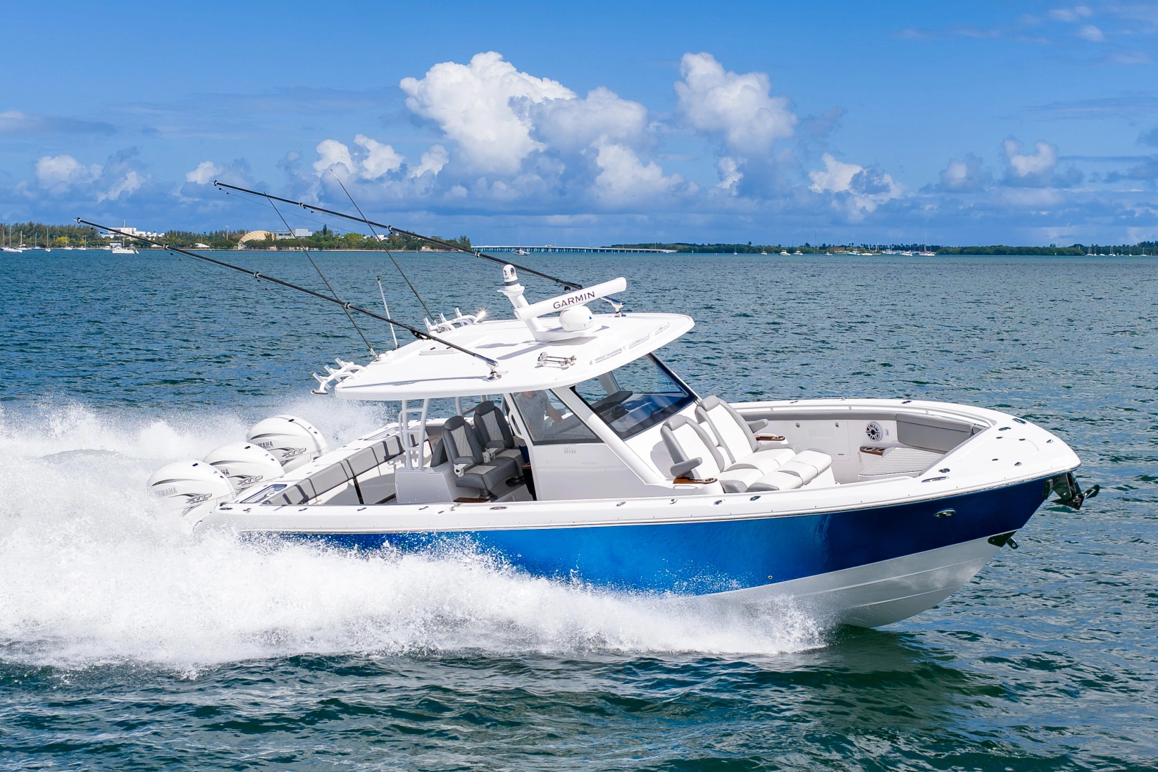 Everglades 395 CC Yacht For Sale