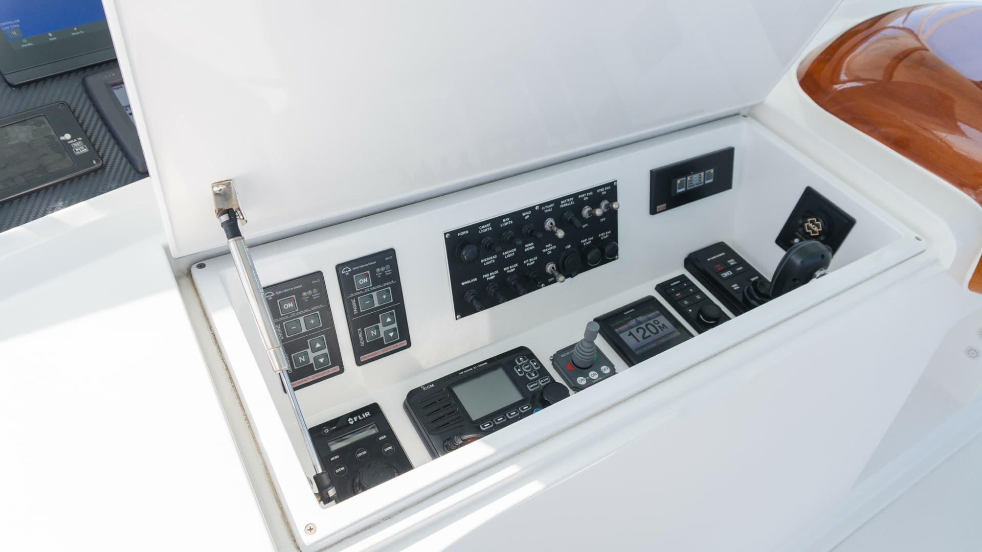Viking 50 Convertible — Jammin - Photo 21
