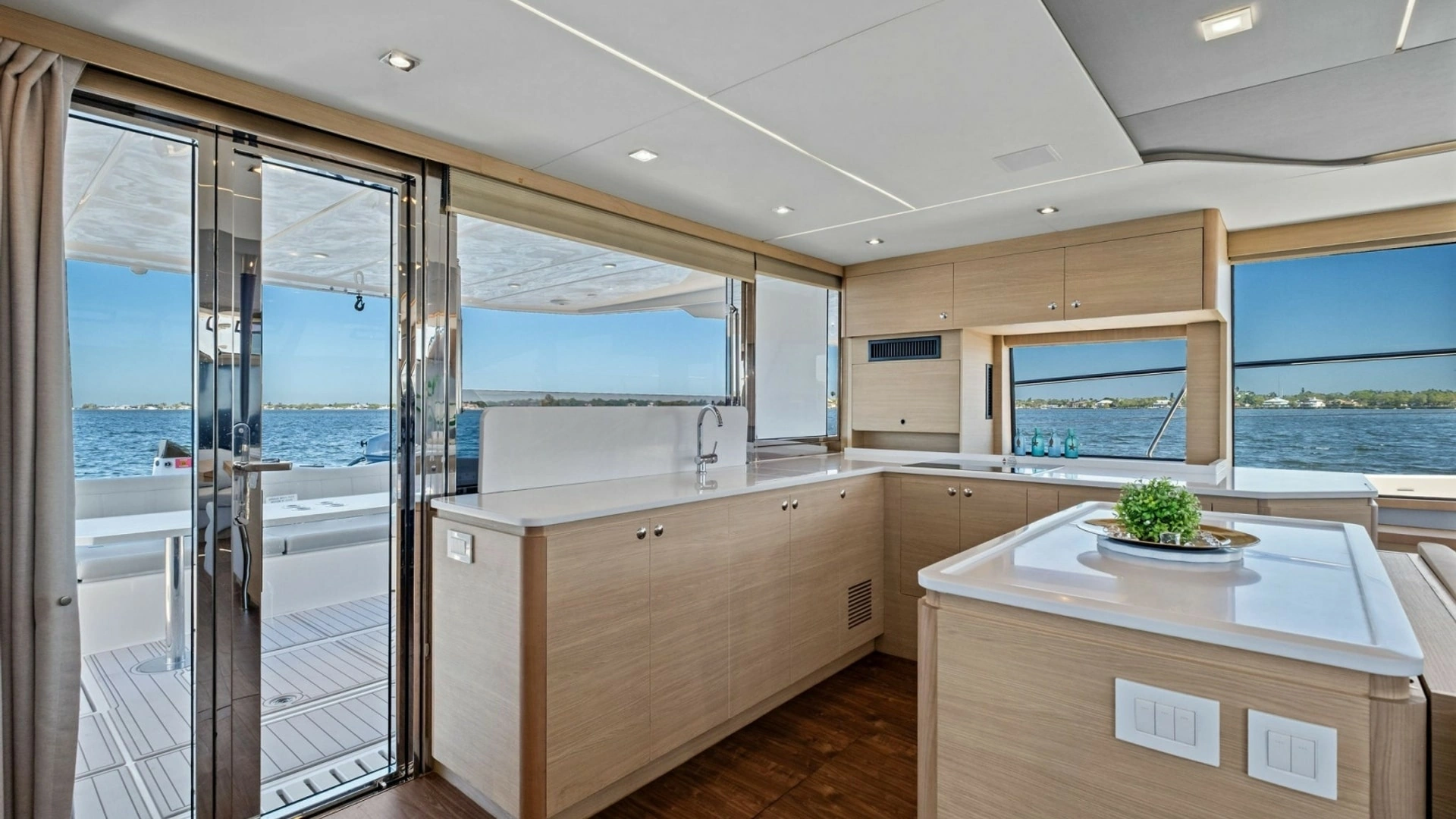 Aquila 54 Yacht Yacht For Sale