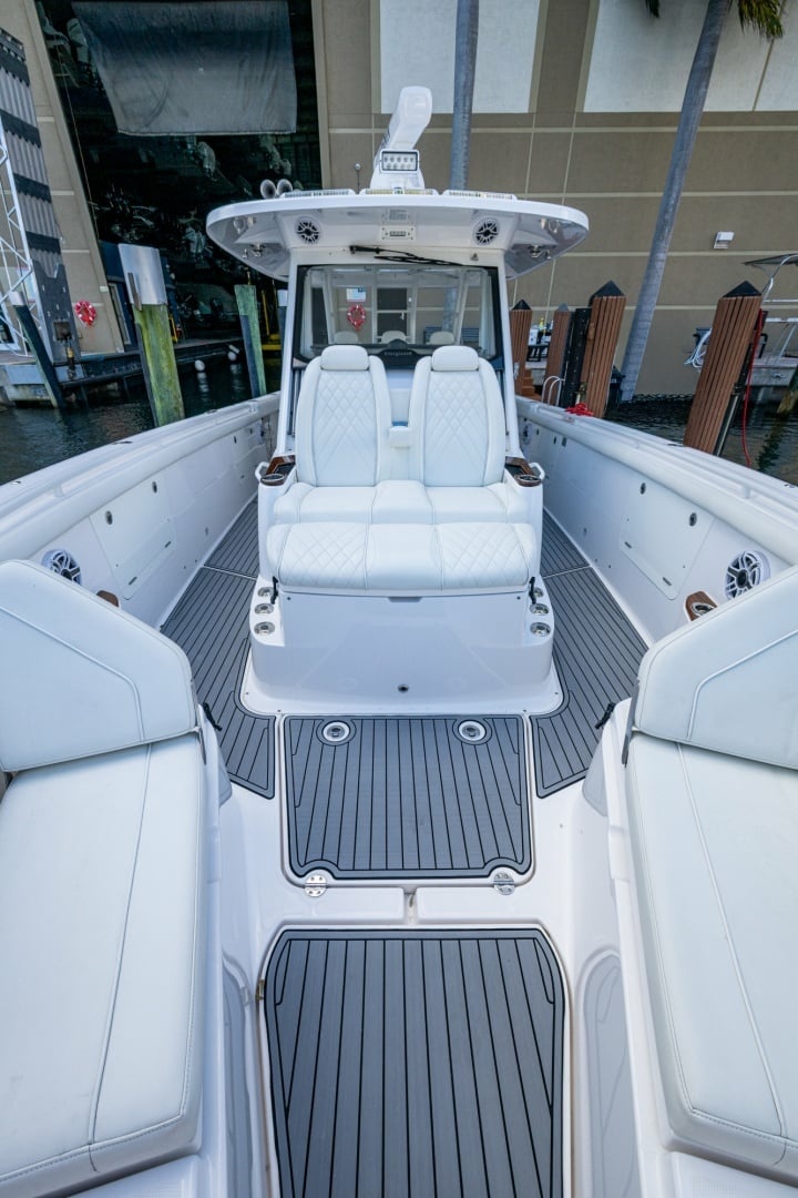 39ft Everglades Yacht For Sale