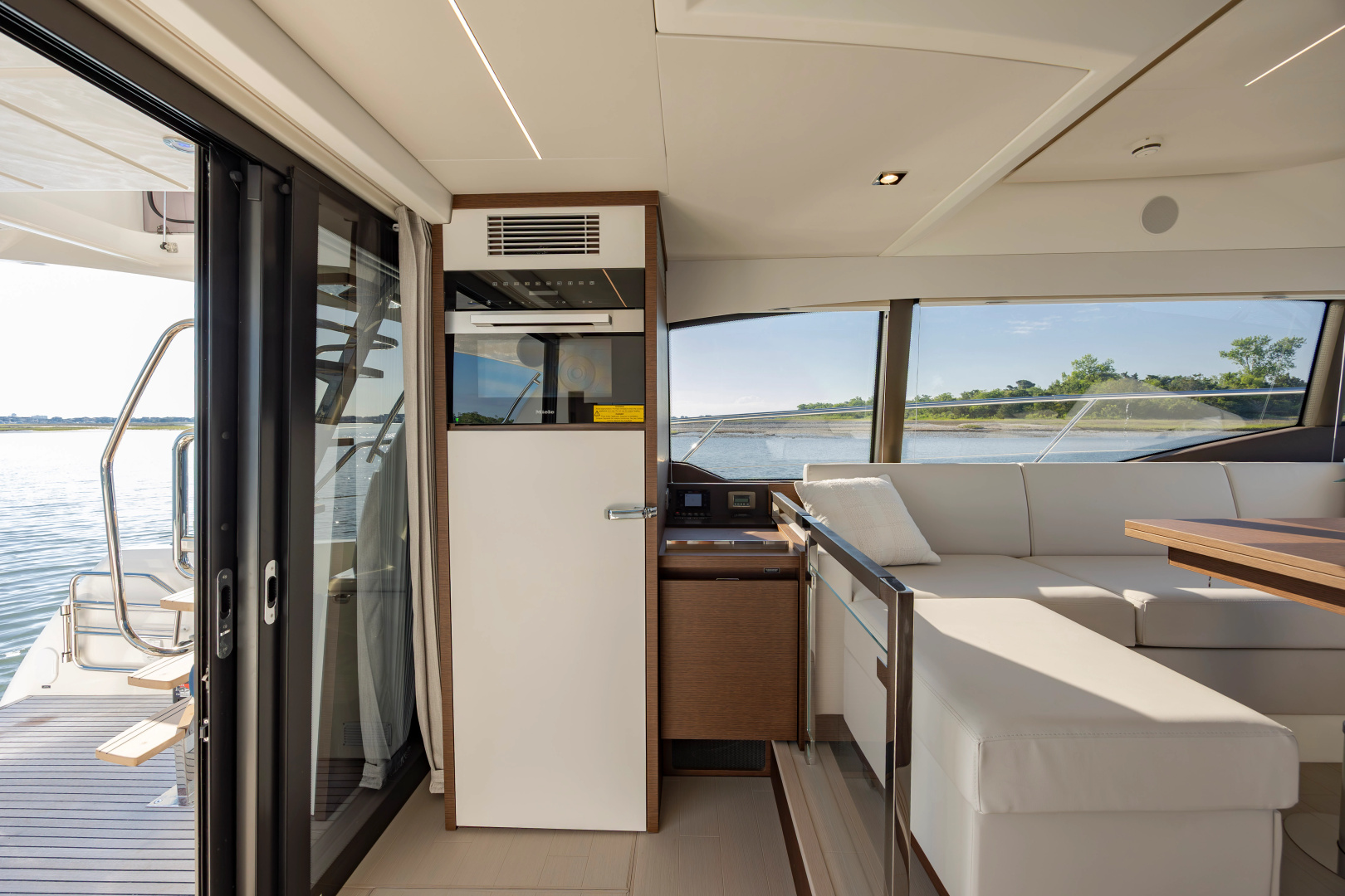 2024 Prestige 460