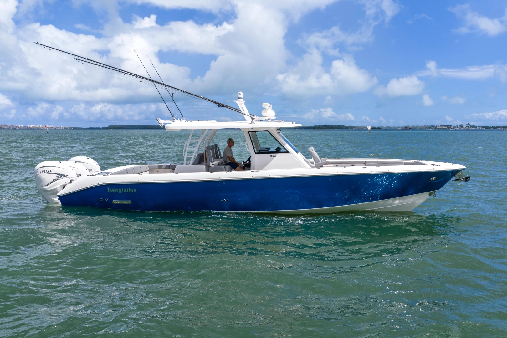 Everglades 395 CC Yacht For Sale