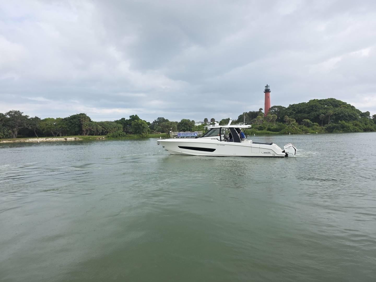 BFT 42ft Boston Whaler Yacht For Sale