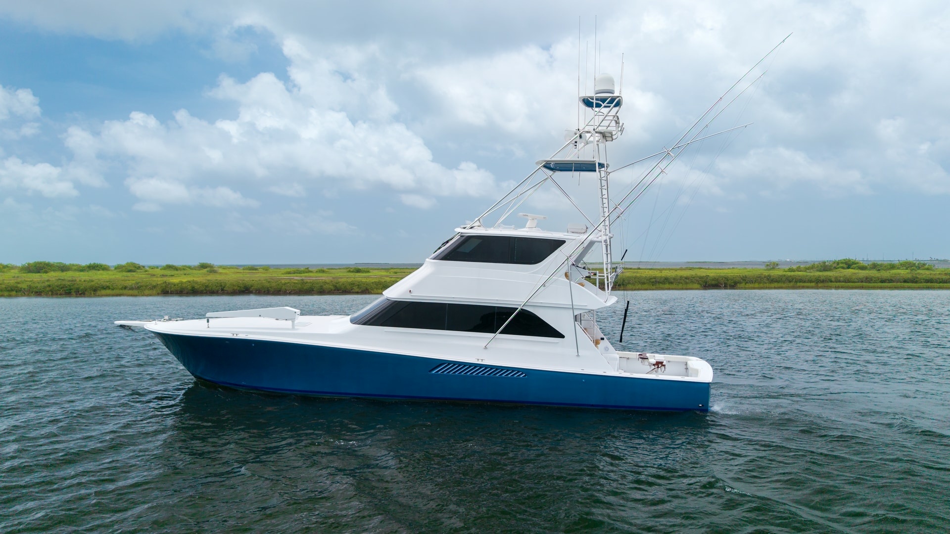 Starboard Profile View in Open Water
