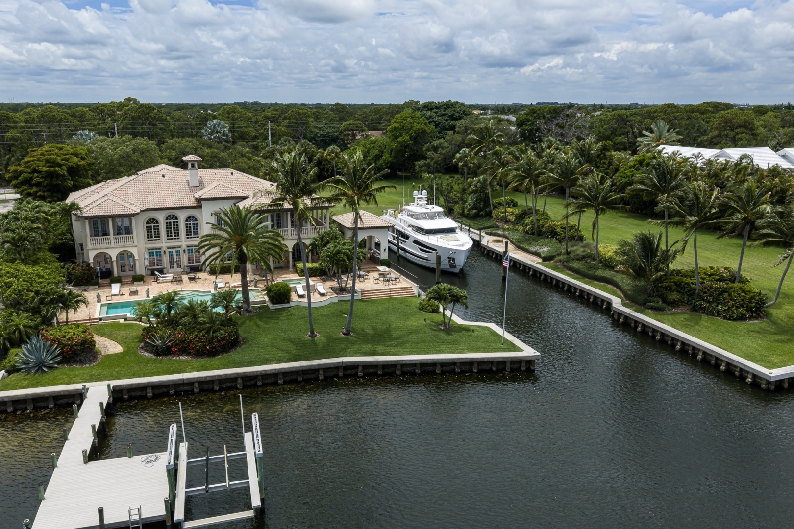 Midnight Moon 85ft Horizon Yacht For Sale