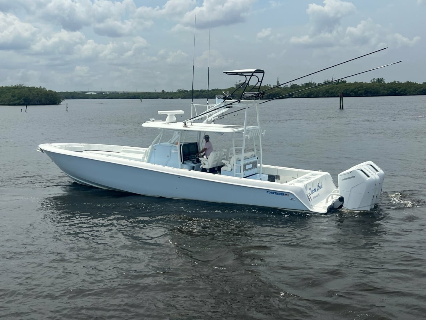 2023 Contender 44 Center Console