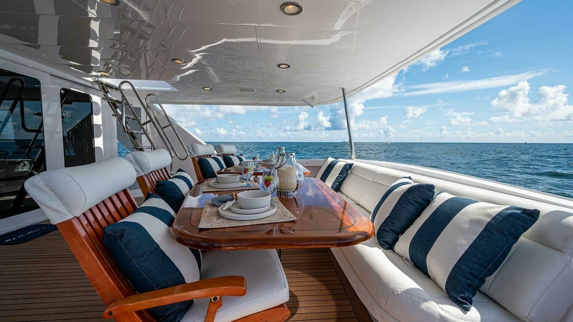 Magnum Ride 100ft Hatteras Yacht For Sale