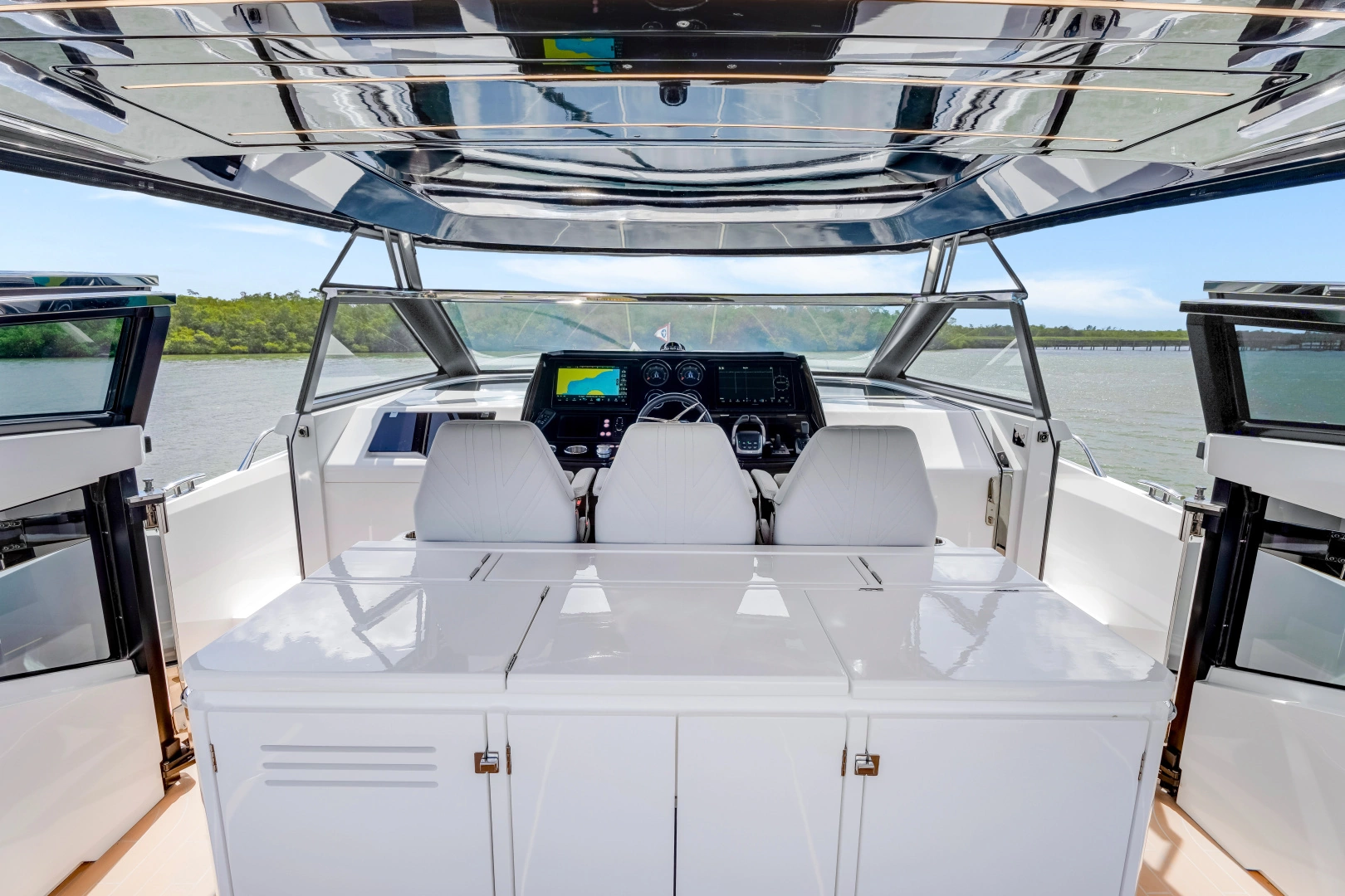 Sunseeker Superhawk 55 Yacht For Sale