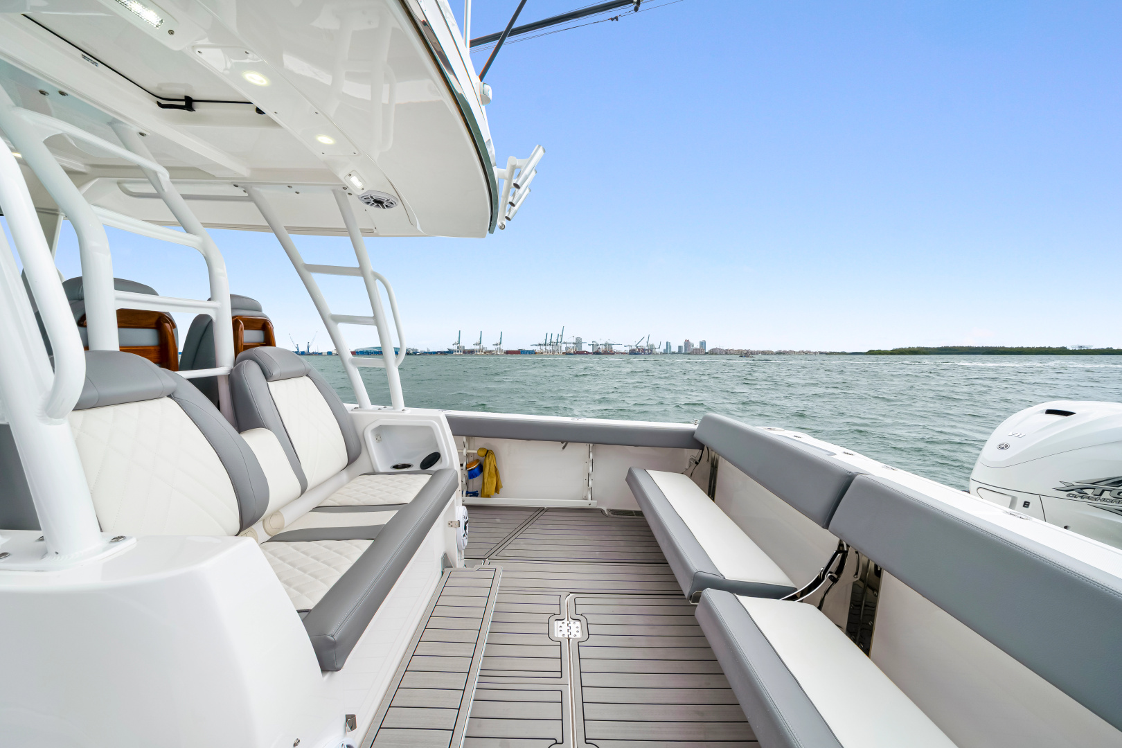 OUR TRADE 39ft Everglades Yacht For Sale