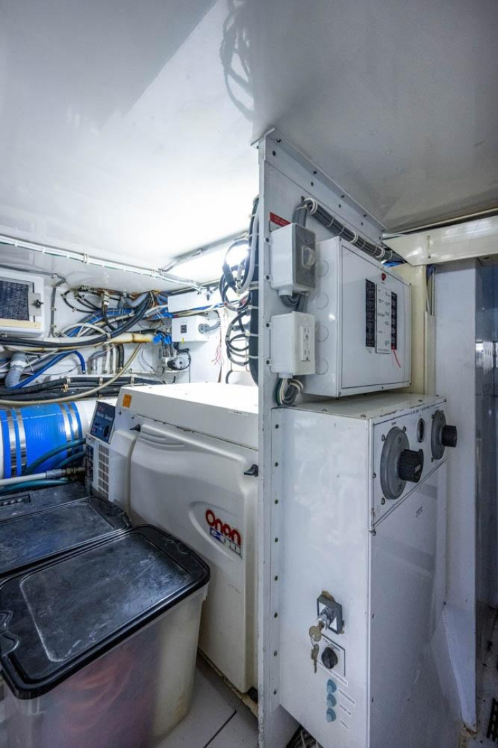 60ft Hatteras Yacht For Sale