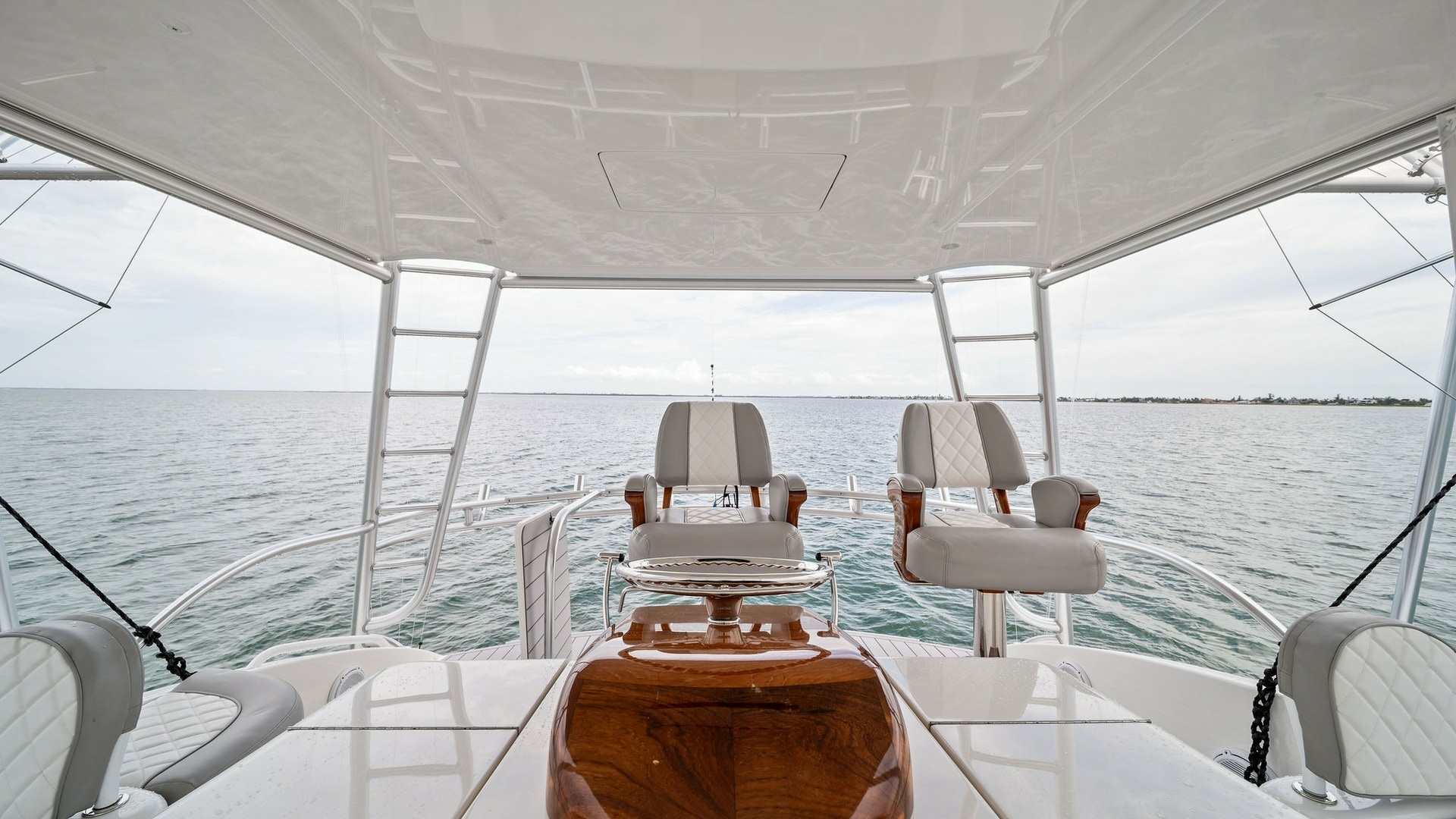Flybridge Helm with Seating Area