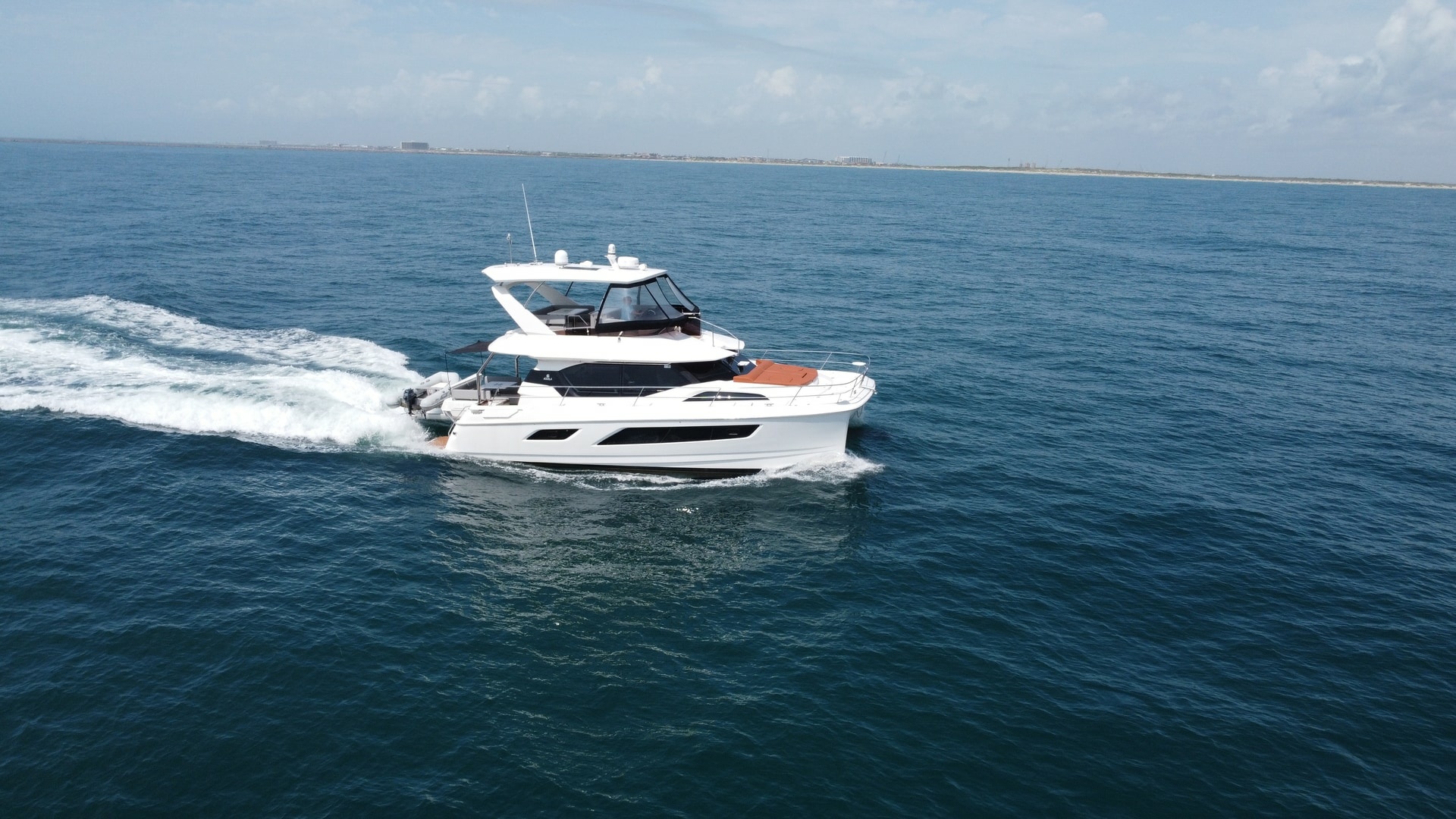 Aquila 44 CAT Exterior Running View