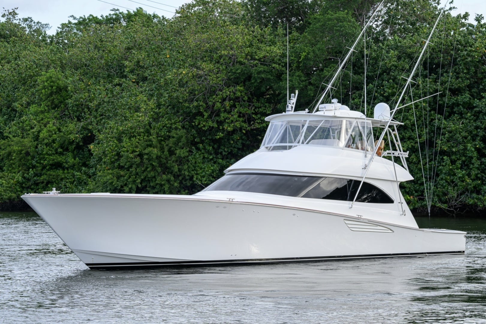 Viking 70 DESPERADO - Port Bow Profile