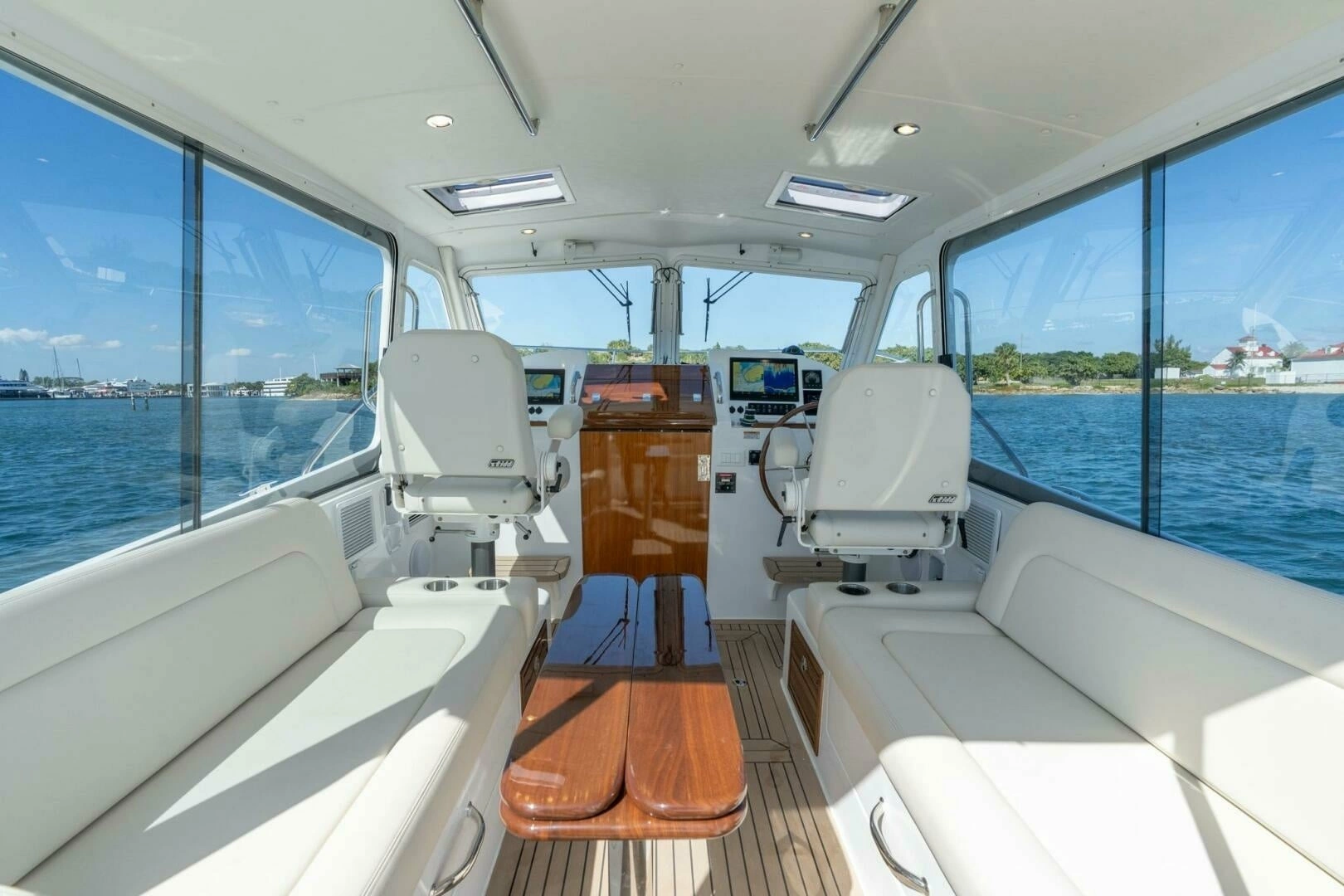 MJM 35 Yacht For Sale