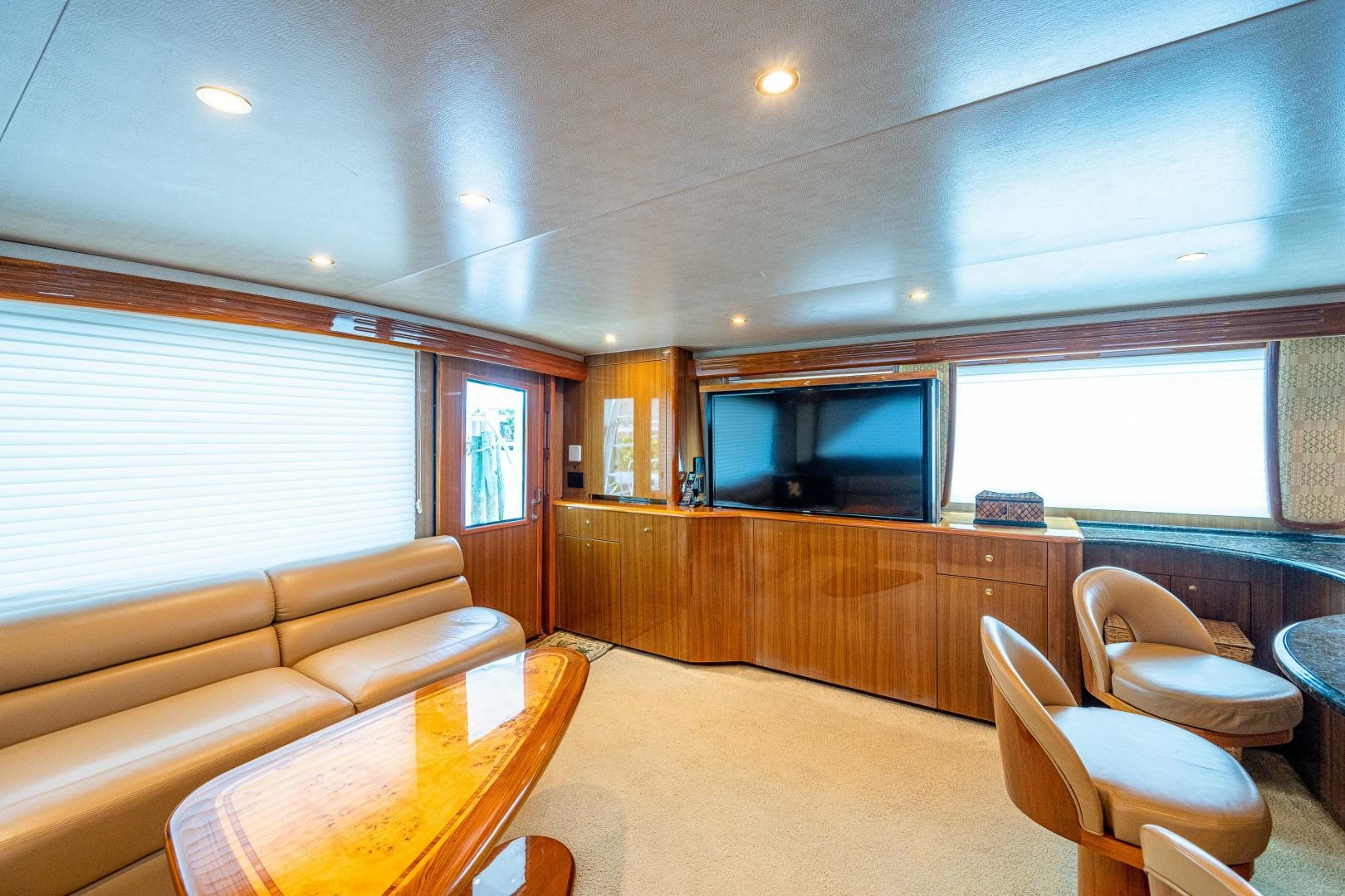 2005 Viking 74 Convertible — photograph 5