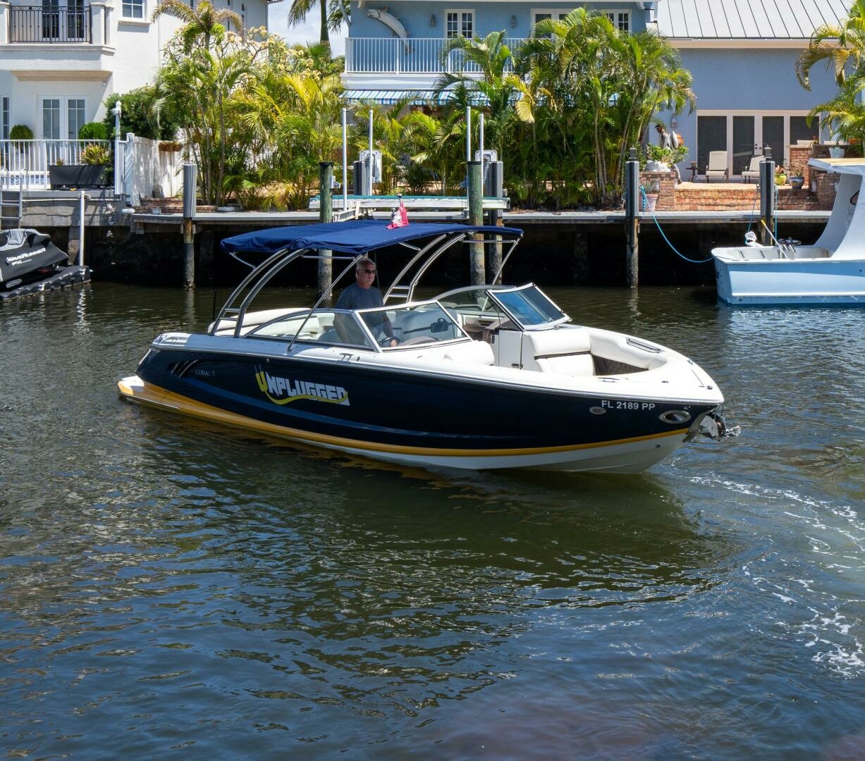 Unplugged 28ft Cobalt Yacht For Sale