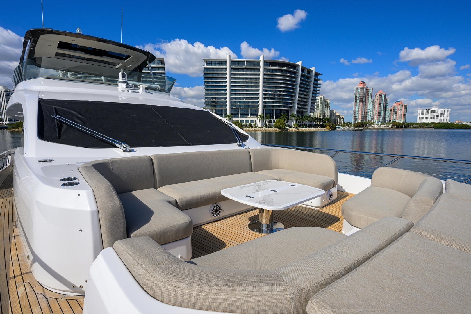 DT78 78ft Azimut Yacht For Sale