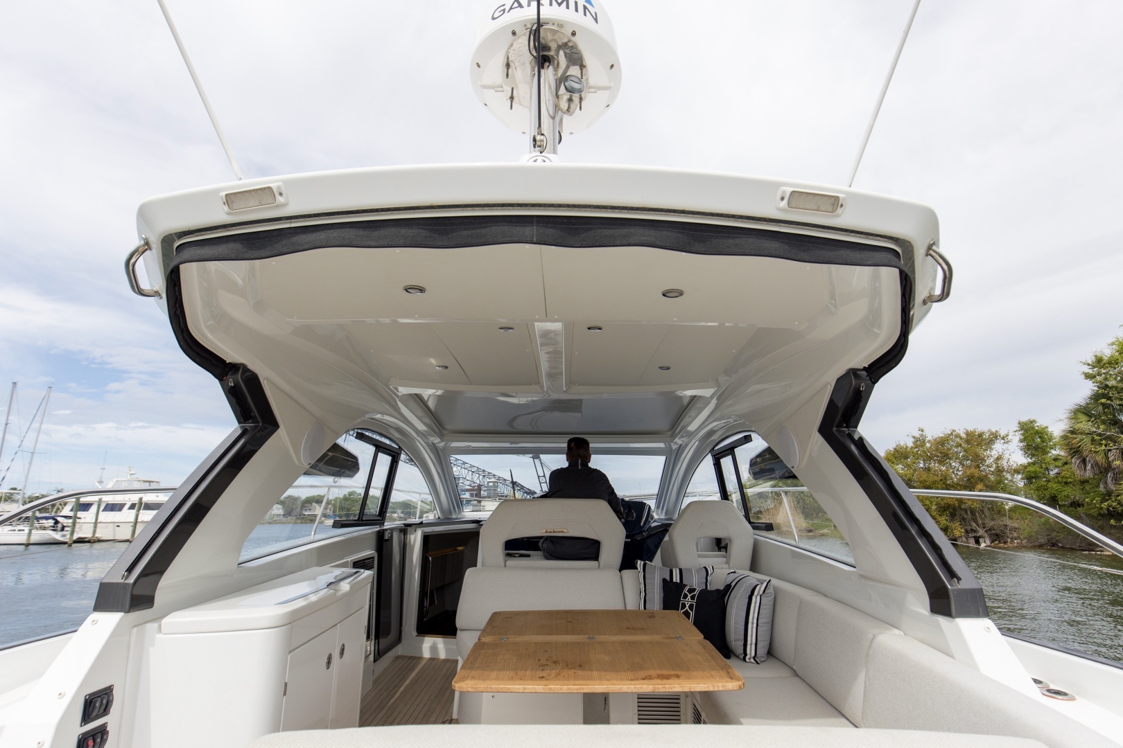 2022 Beneteau 41 Grand Turismo War Downs Eagle Topside (8)