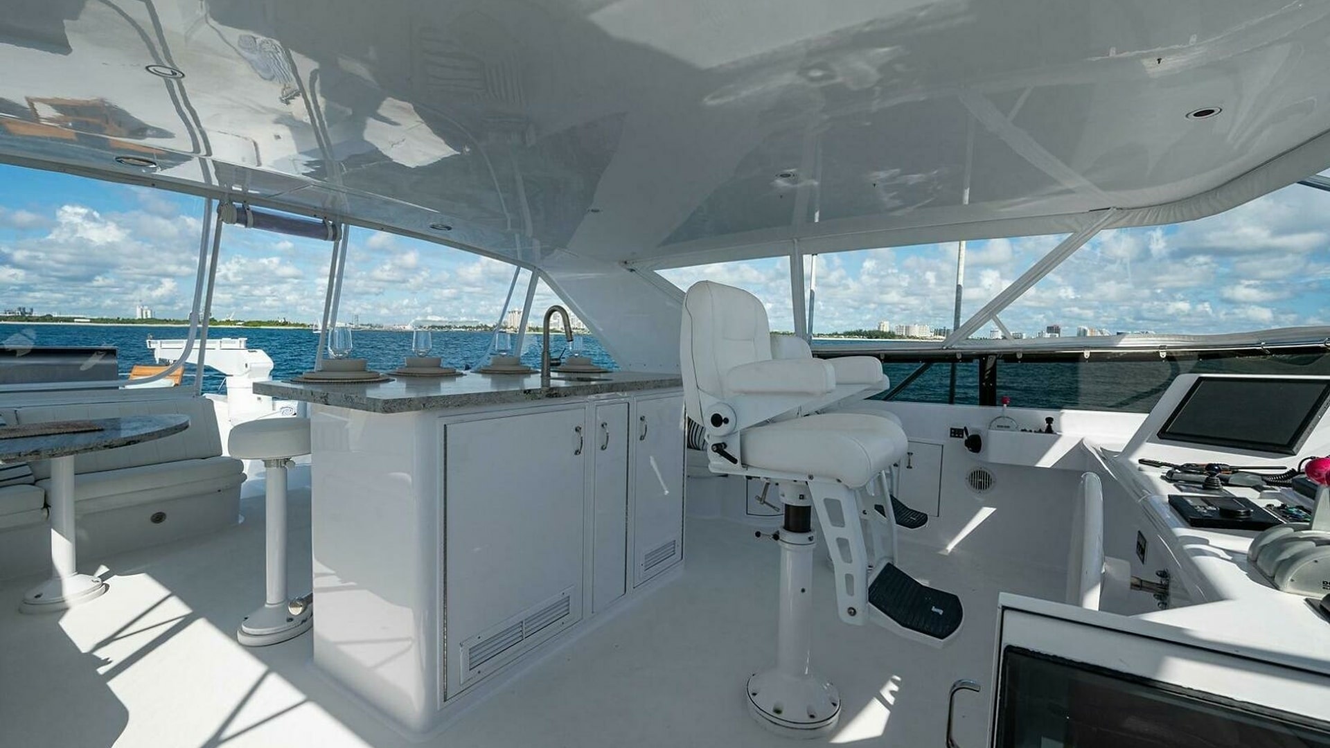 Magnum Ride 100ft Hatteras Yacht For Sale