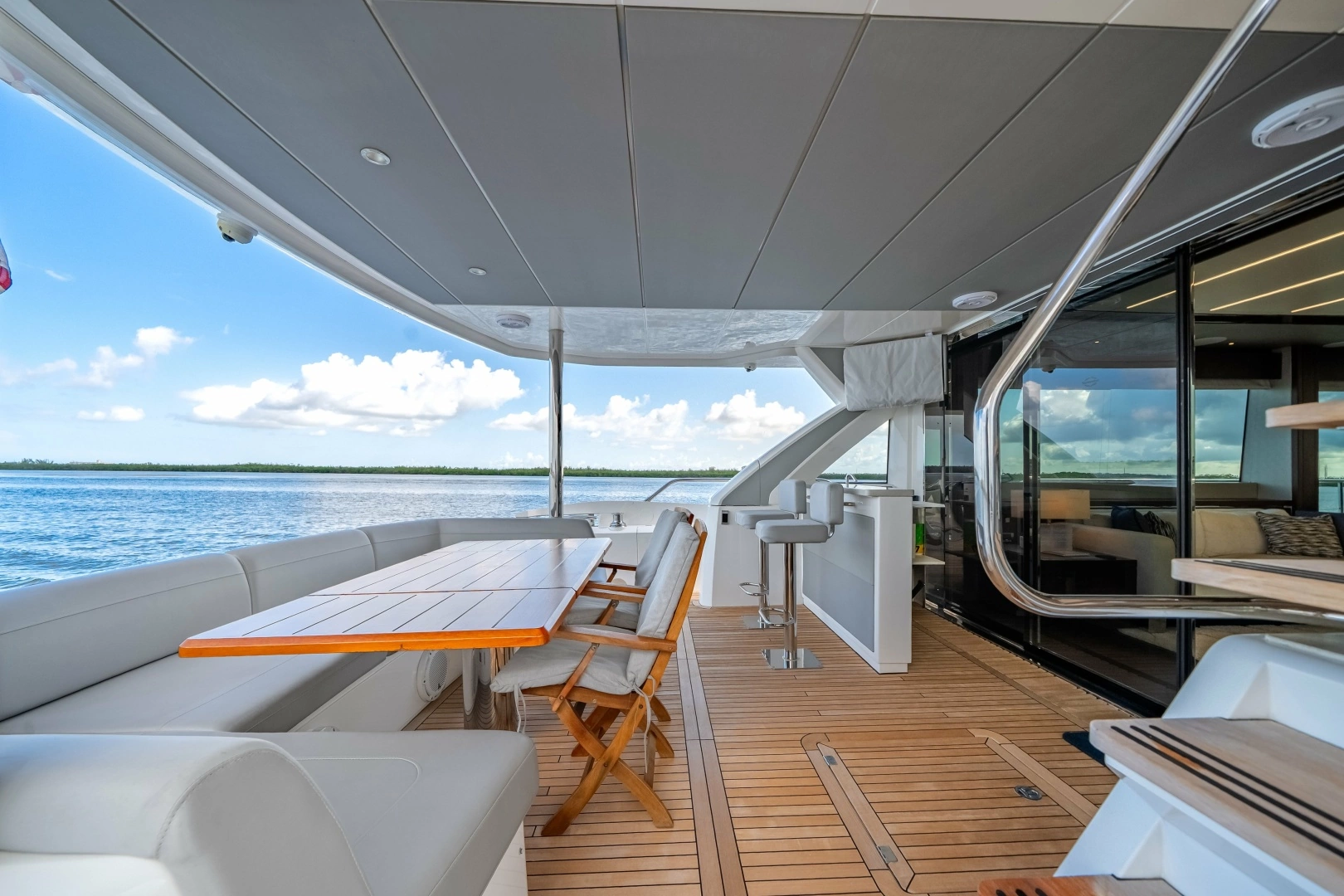 Sunseeker 76 Flybridge Yacht For Sale