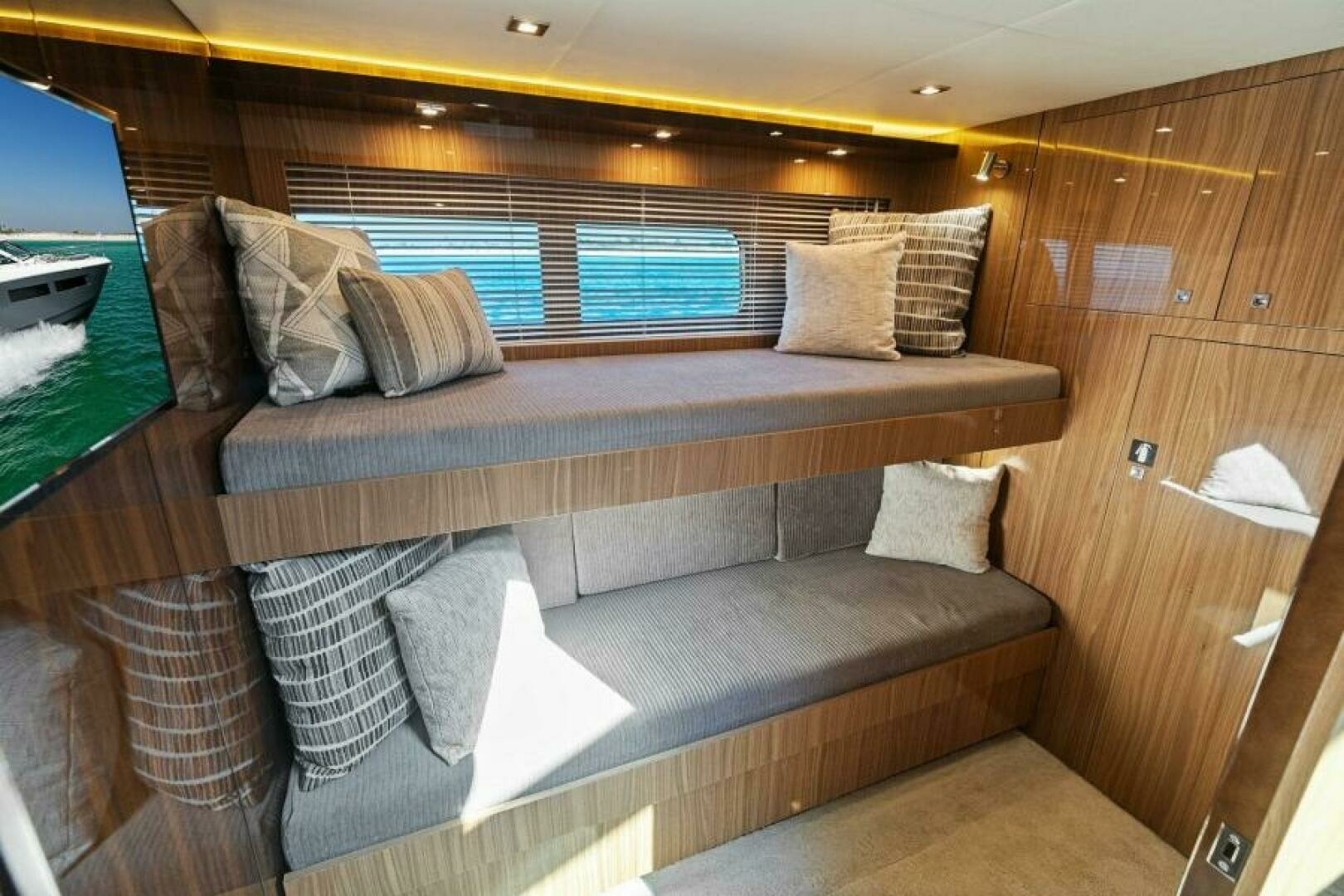 Miss Tracy Lane 60ft Cruisers Yachts Yacht For Sale