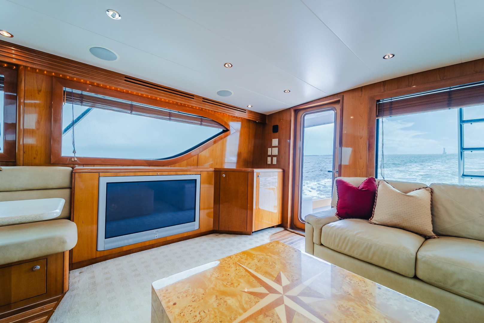 2005 Hatteras 60 Convertible