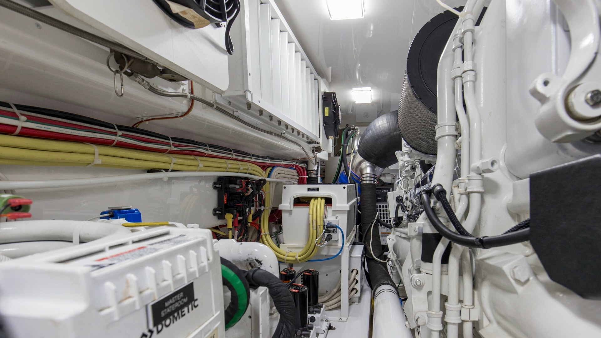 2020 68 Viking Convertible Gunpowder Engine Room (8)