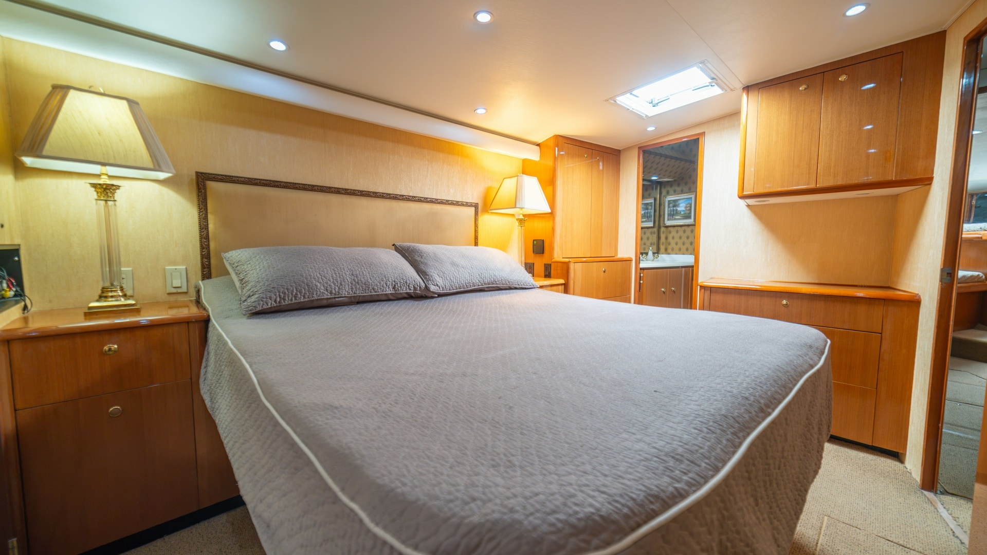 Master Stateroom 2002 Viking 61 Convertible