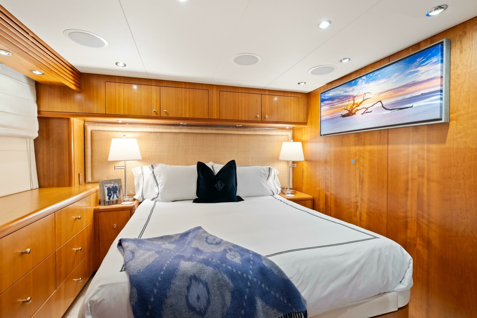 Hatteras 100 MAGIC - Guest Stateroom