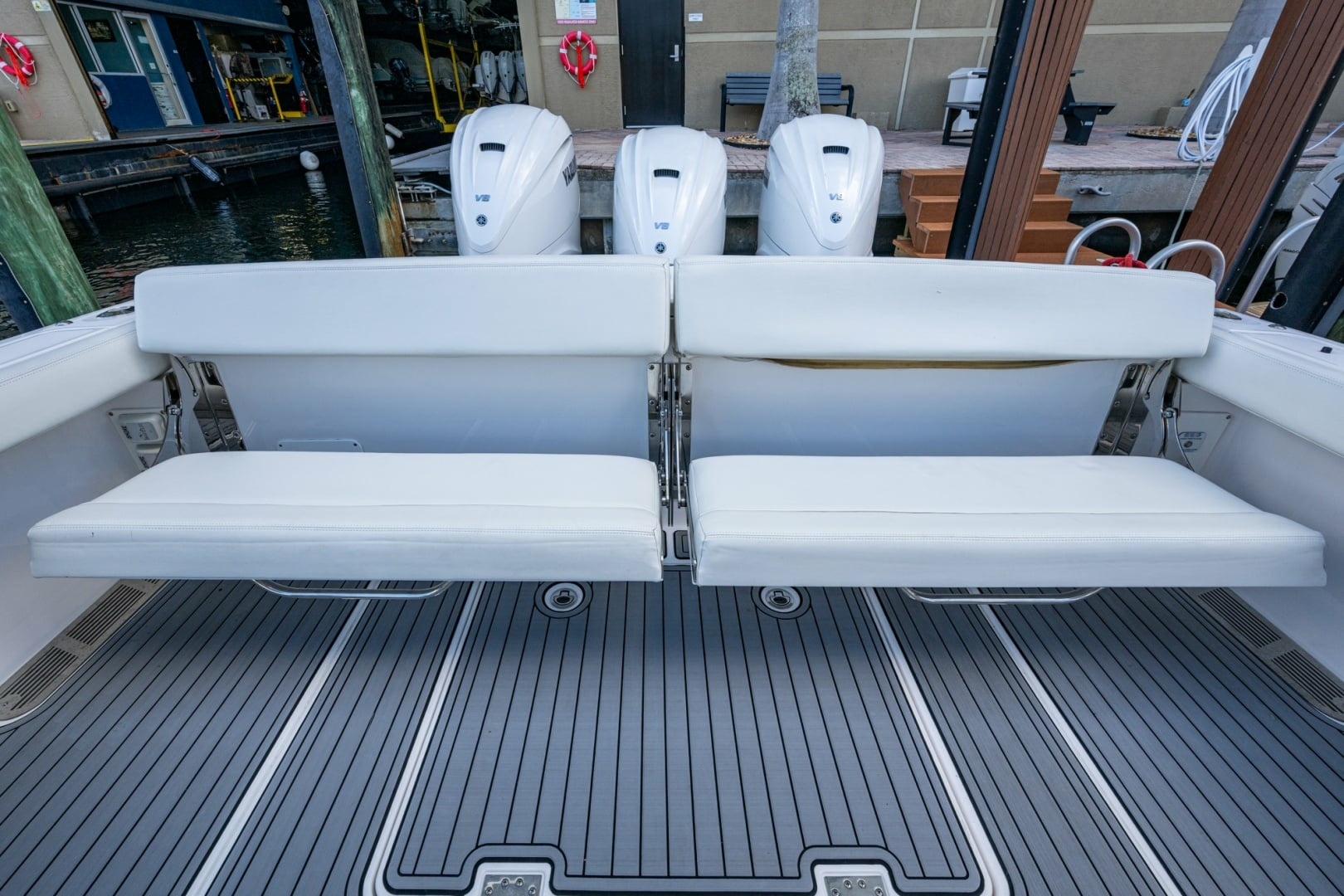 39ft Everglades Yacht For Sale