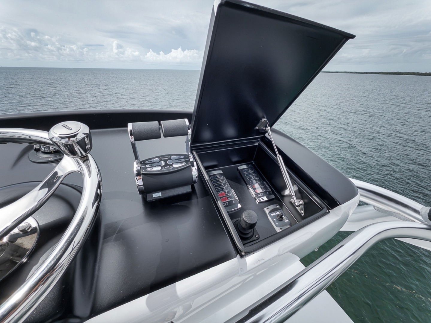 2021 Weaver 75 Convertible