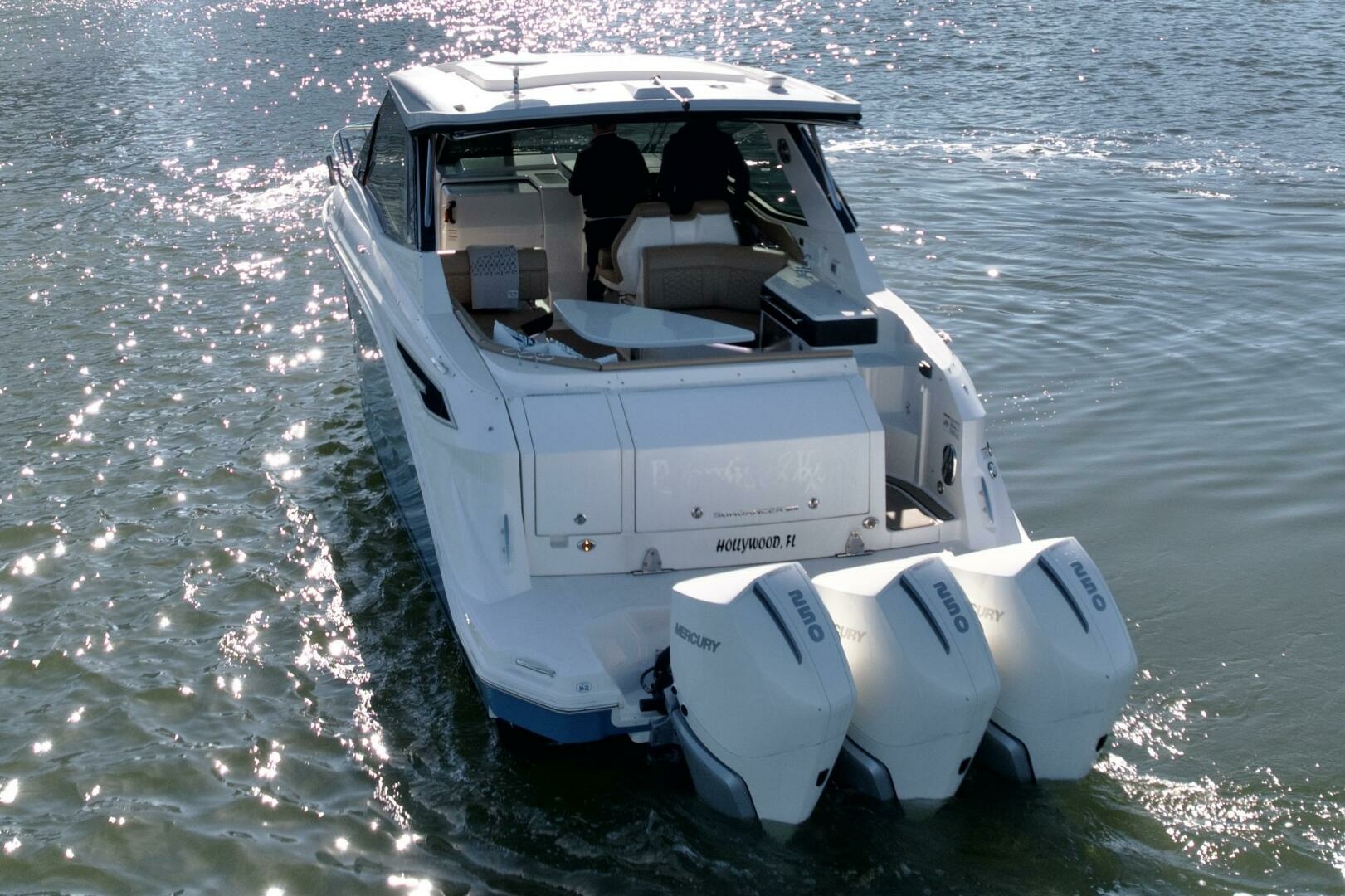2022 Sea Ray Sundancer 320 — photograph 4