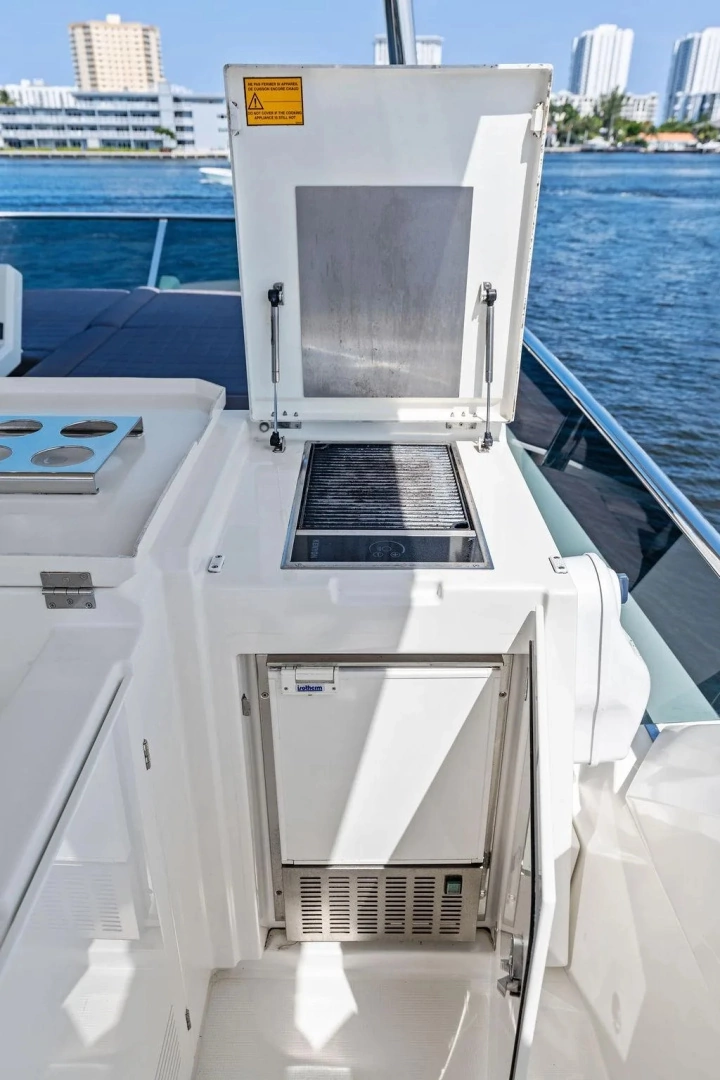 Prestige 680 Yacht For Sale