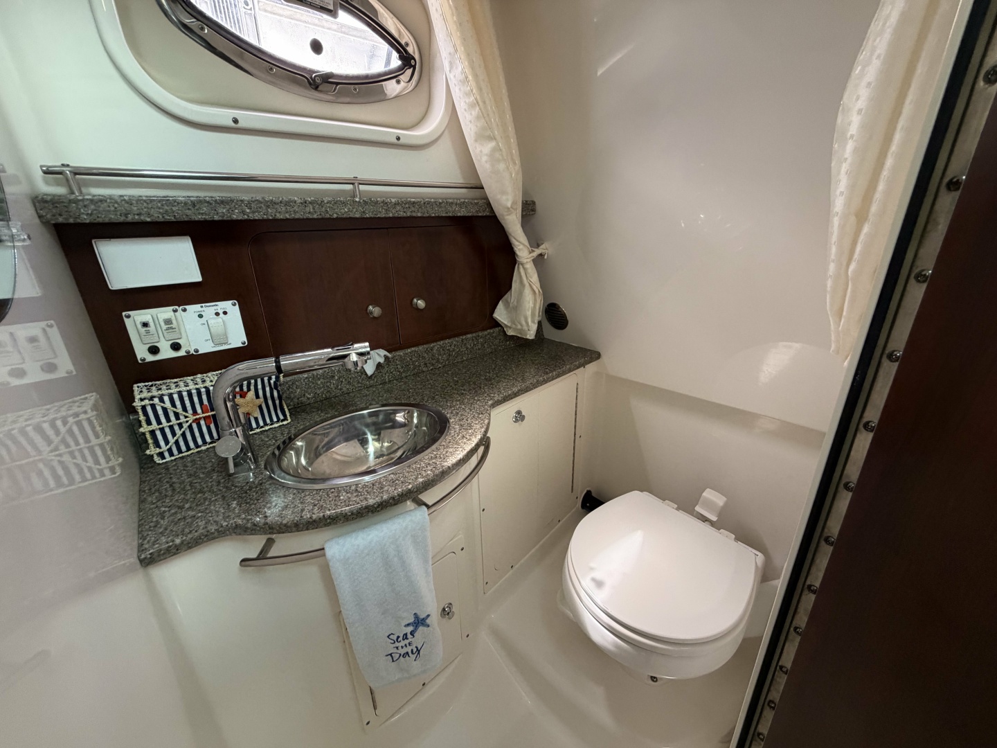 SEAQUEL 29ft Robalo Yacht For Sale
